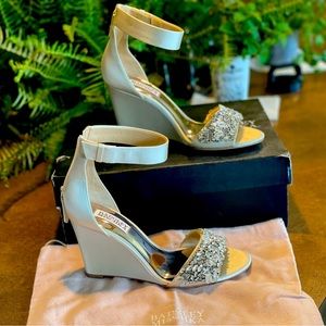 Badgley Mischka Lauren Wedge 7 1/2